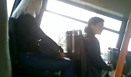 المرأة موقع سكس أمهات مترجم ووضعها في مقابلة