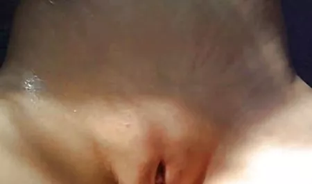 الأريكة مقاطع سكس امهات نار البيضاء منفردا