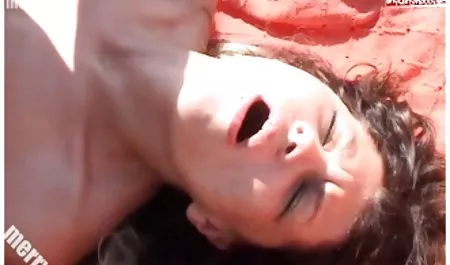 الملكة ناتاليا والرياضة الأخ سكس امهات شقراء مشاكل
