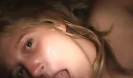 شقراء متعة سكس امهات اجنبي مترجم