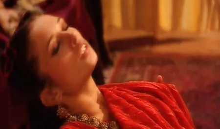 أعتقد أنا سكس امهات وابنها مدمن على الديك