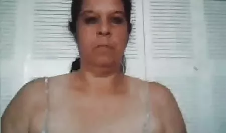 رش المهرجان في تمويه فيديوسكس ام وابنها